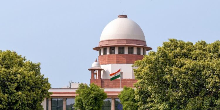 मुंबई बॉम्बस्फोटातील आरोपींच्या सुटकेचा निर्णय स्थगित