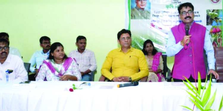 वाडगांव येथे कृषी दिन साजरा