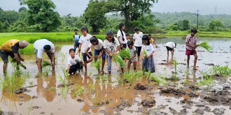 ‘आनंददायी शनिवार’ अंतर्गत लावणी प्रात्यक्षिक