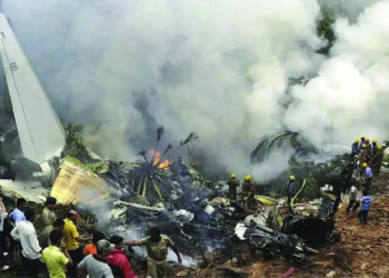 रशियन विमानाचा लँडिंगदरम्यान अपघात