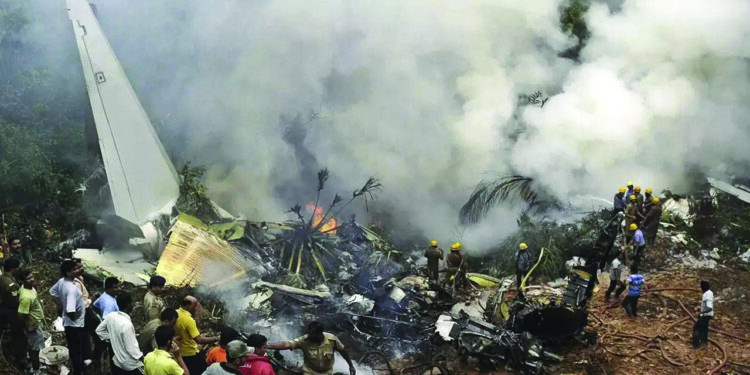 रशियन विमानाचा लँडिंगदरम्यान अपघात