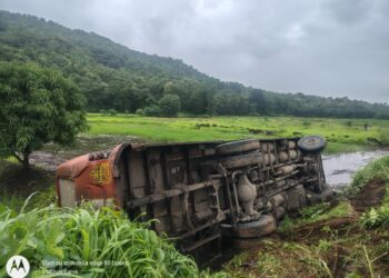 मुंबई- गोवा महामार्गावर एसटी बसला अपघात; सातजण जखमी