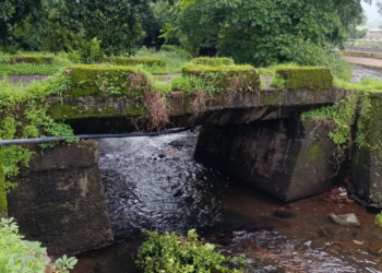 वावंढळ गावातील पूल धोकादायक