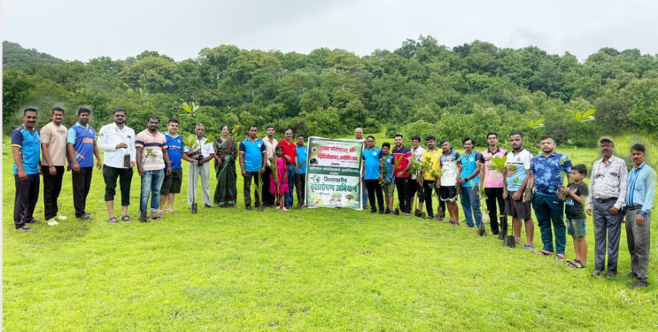 फोटोग्राफर असोसिएशनतर्फे वृक्षारोपण