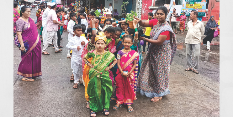 मराठी शाळेच्या विद्यार्थ्यांची दिंडी