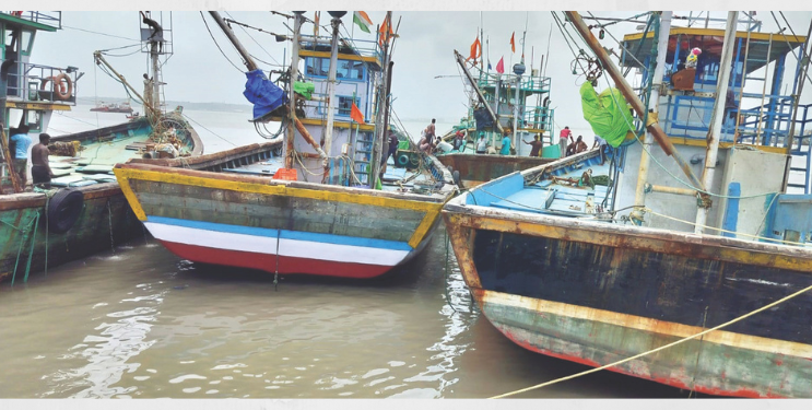 दर्याच्या राजाची बंदरांवर लगबग