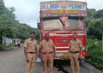 रेवदंड्यात बेकायदा वाळू वाहतूक रोखली