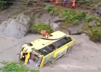 आयटीबीपी जवानांची बस सिंधू नदीत कोसळली