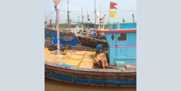 रेवस बंदरावर डिझेल तस्करी; मांडवा पोलिसांची कारवाई