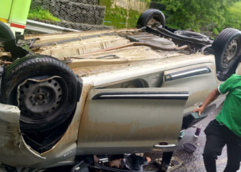 पर्यटकांच्या वाहनाचा माथेरान घाटात अपघात; प्रवासी जखमी