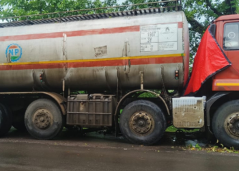 बंद अवस्थेतील टँकरमुळे अपघाताचा धोका