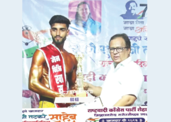 विराज नारंगीकर ठरला ‌‘खासदार श्री’