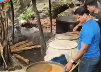 रोह्यातील जंगलात गावठी दारूच्या अड्ड्यावर पोलिसांचा छापा