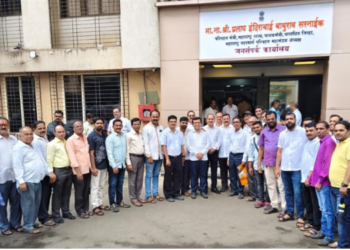 पाली बसस्थानकाच्या दुरवस्थेवर निवेदन