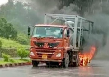 मुंबई-गोवा महामार्गावर केमिकल टँकरला आग