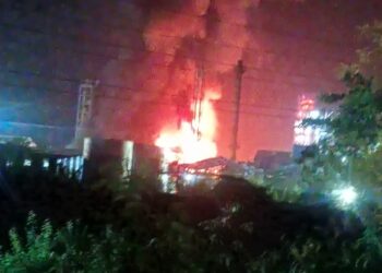 खालापूर तालुक्यातील मंगलम कंपनीमध्ये भीषण आग