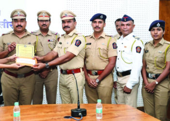 मुरुड पोलिसांचा सन्मान