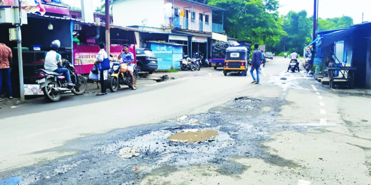 उरण करंजा रस्त्याची दुरवस्था