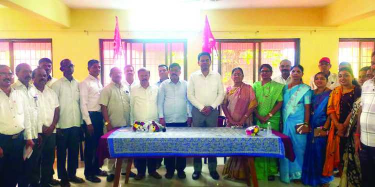 शेकापच्या मेळाव्याला हजारोंच्या संख्येने उपस्थित राहा: सुरेश खैरे