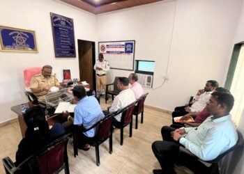 स्कूल व्हॅन चालकांसह मुख्याध्यापकांची बैठक