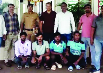 ट्रेलरमधून चोरी करणारी चौकडी गजाआड