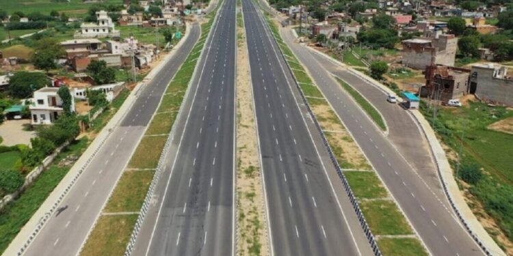 मुंबई-गोवा महामार्ग लवकर पूर्ण व्हावा