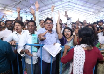 रोजगार, प्रदूषण, आरोग्य विषयांवर जेएसडब्ल्यूची जनसुनावणी गाजली