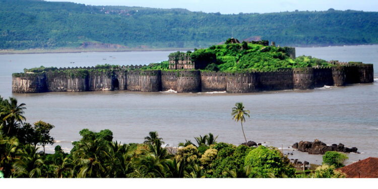 जंजिऱ्याचे दरवाजे अद्याप बंदच