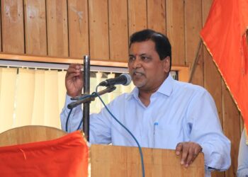 मीठेखार येथील संरक्षण भिंतीचा प्रश्न सोडवण्यास आमदार अपयशी