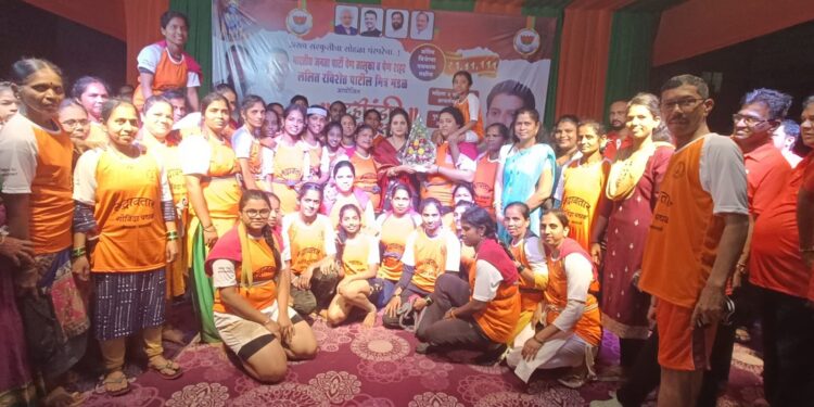 दहीहंडी फोडण्यासाठी हायटेंशन ड्रामा