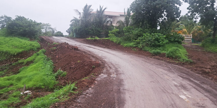 शेलू पूल ते मोहिली रस्त्याच्या कामाला सुरुवात