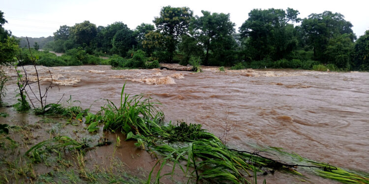 रायगडला अतिवृष्टीचा धोका