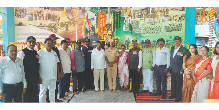 शहिद निलेश तुणतुणे यांना मानवंदना