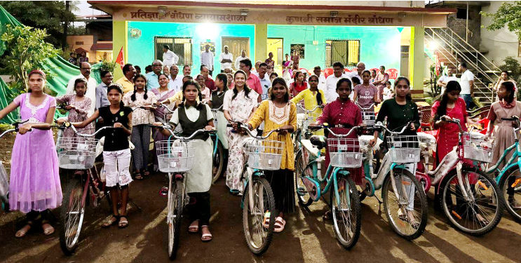 सामाजिक बांधिलकी समजून मदत करूः चित्रलेखा पाटील