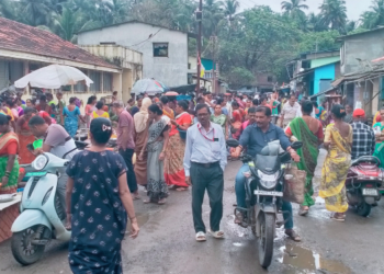 मुरुडचा मासळी बाजार रस्त्यावर