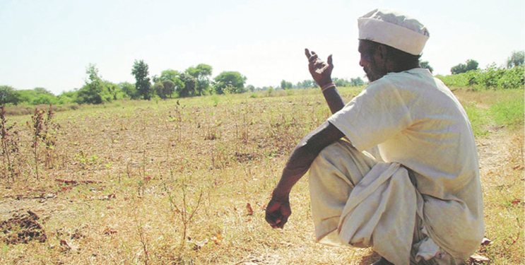 राज्य सरकारचे शेतकऱ्यांना कर्जमाफीचे गाजर