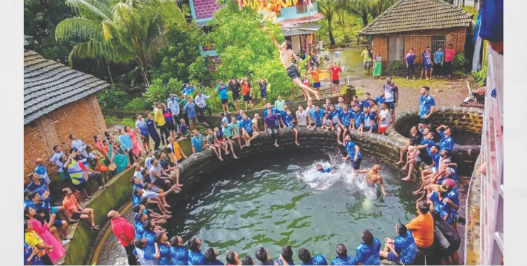 विहिरीवरच्या दहीहंडीची थरारक परंपरा