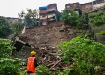 विक्रोळीत दरड कोसळून दोघांचा मृत्यू; चार जखमी