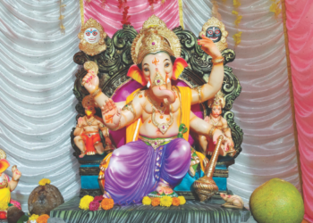 चित्रपटगृहात श्रीवर्धनचा पहिला सार्वजनिक गणेशोत्सव