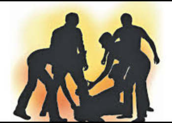 आदिवासी कुटुंबांला मारहाण; नऊ जणांना अटक