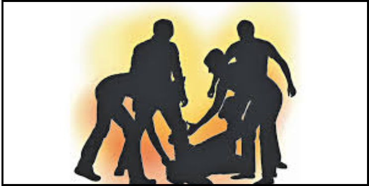 आदिवासी कुटुंबांला मारहाण; नऊ जणांना अटक