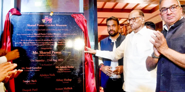 वानखेडेवर शरद पवार संग्रहालयाचे उद्घाटन