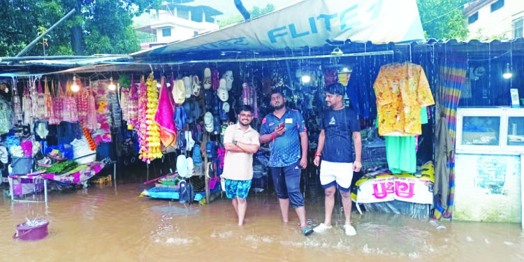 आंबेवाडी नाक्यावर पूरस्थिती