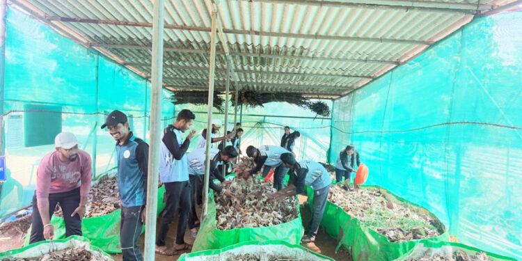 निर्माल्य द्या, कंपोस्ट खत घ्या!