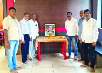 नाना पाटील यांना अभिवादन