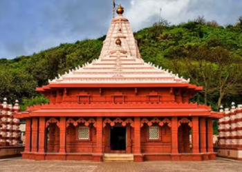 कोकणातील प्रसिद्ध देवस्थान असलेल्या ‘या’ मंदिरातही ड्रेसकोड लागू