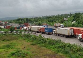 जेएनपीए ते गव्हाण फाटा कंटेनर वाहतूक कोंडी