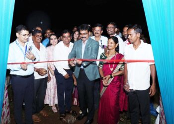 स्मशानभूमीकडे जाणारा रस्ता अखेर मोकळा