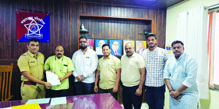 अपशब्द वापरणाऱ्यावर कारवाईची मागणी