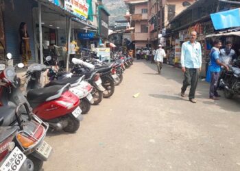 पाली शहरला अतिक्रमणाचे ग्रहण